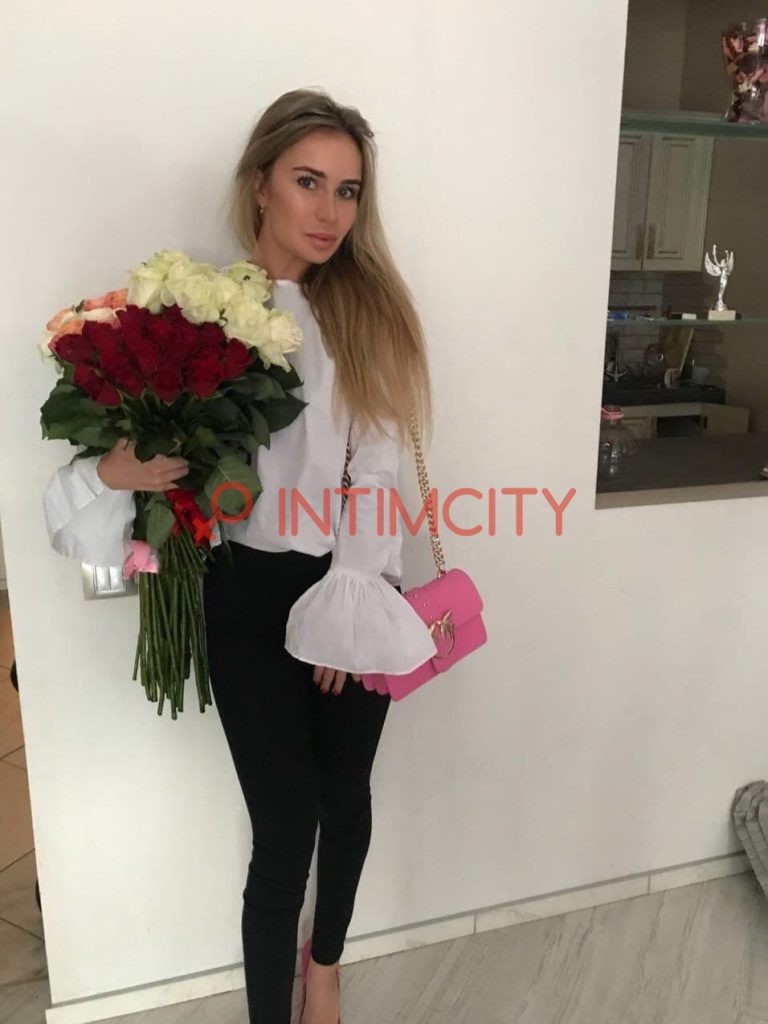 Эскортница Кара интимсити