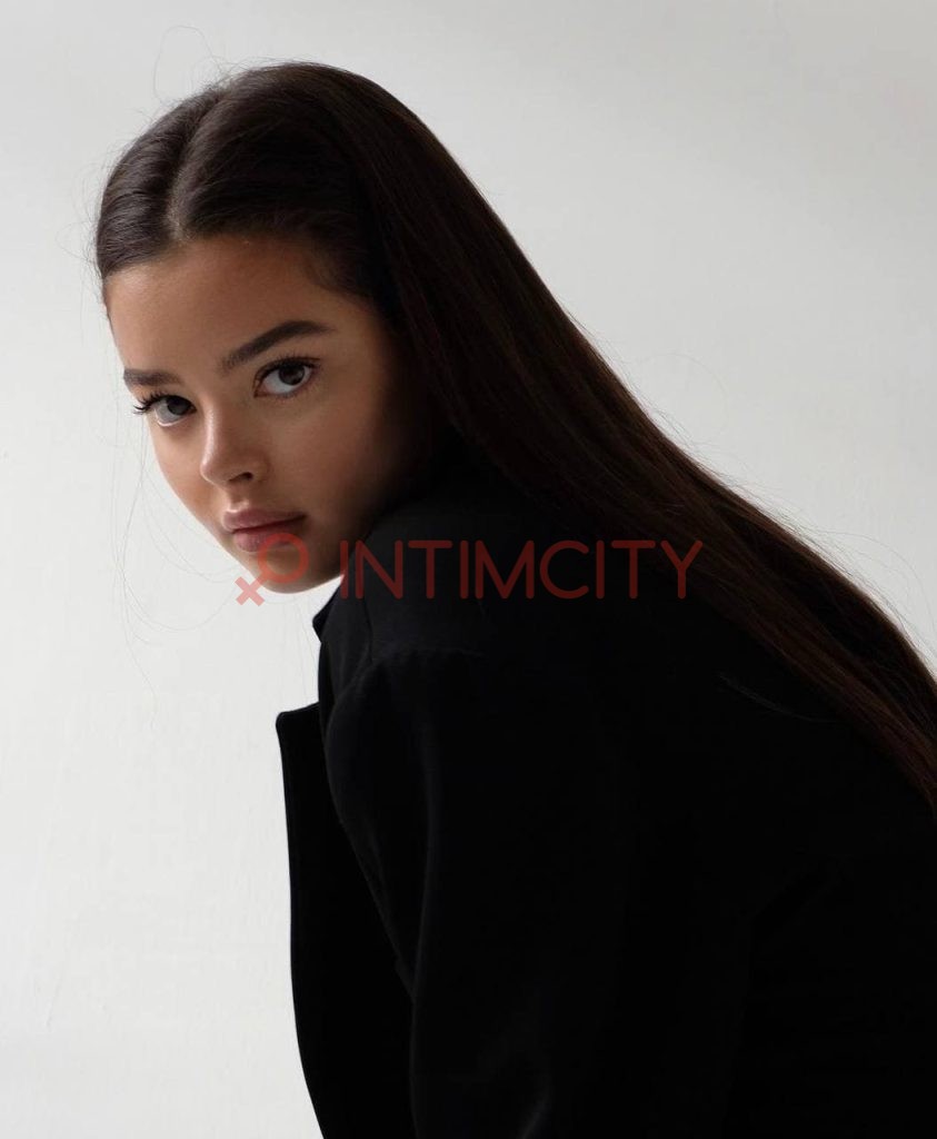 Элитная эскортница Адель Intimcity
