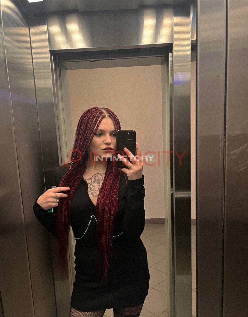 Эскортница Луи IntimCity