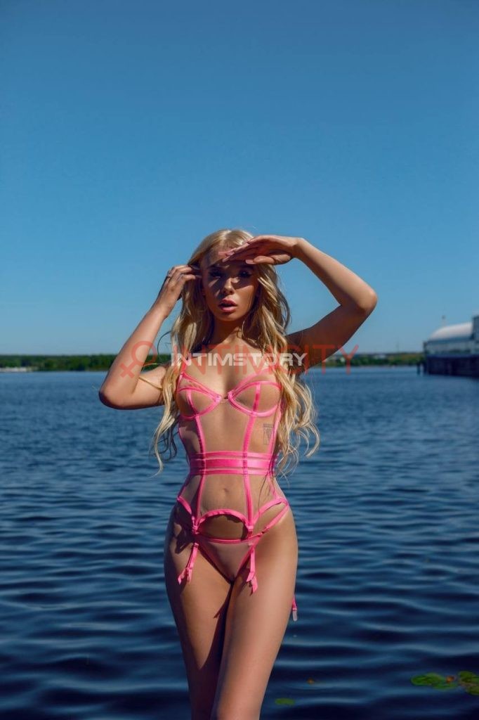 Эскортница Эмми IntimCity