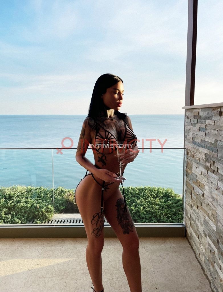 Эскортница Анна IntimCity