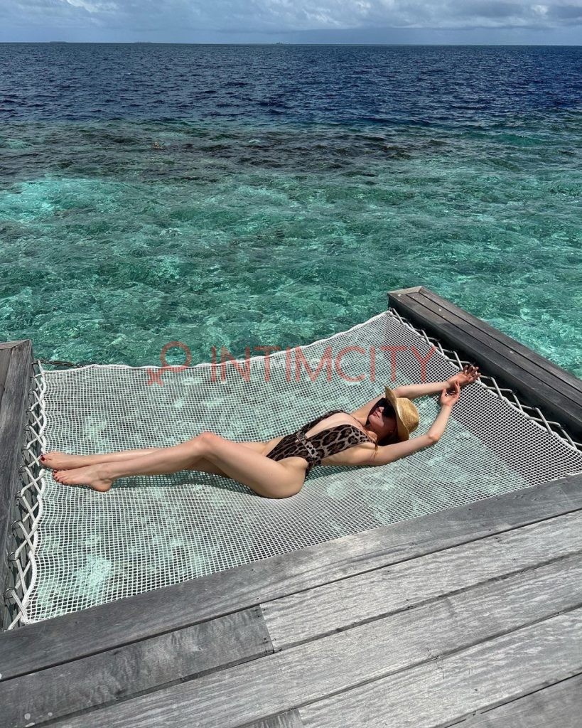 Шлюха Ангелина Робигуд, Get The Best Интимсити