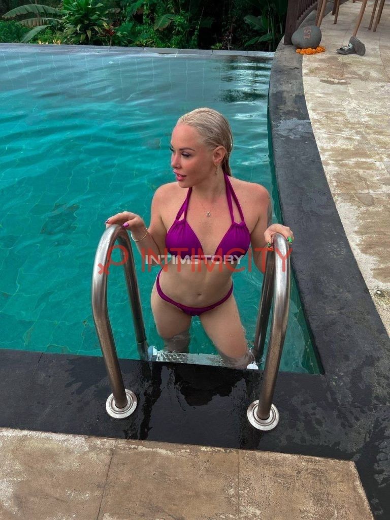 Эскортница Lola Taylor IntimCity