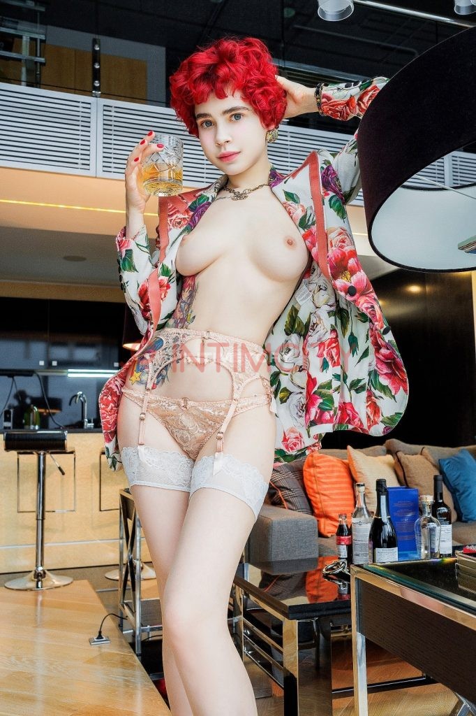 Путана Тигренок сосет писю Интимсити