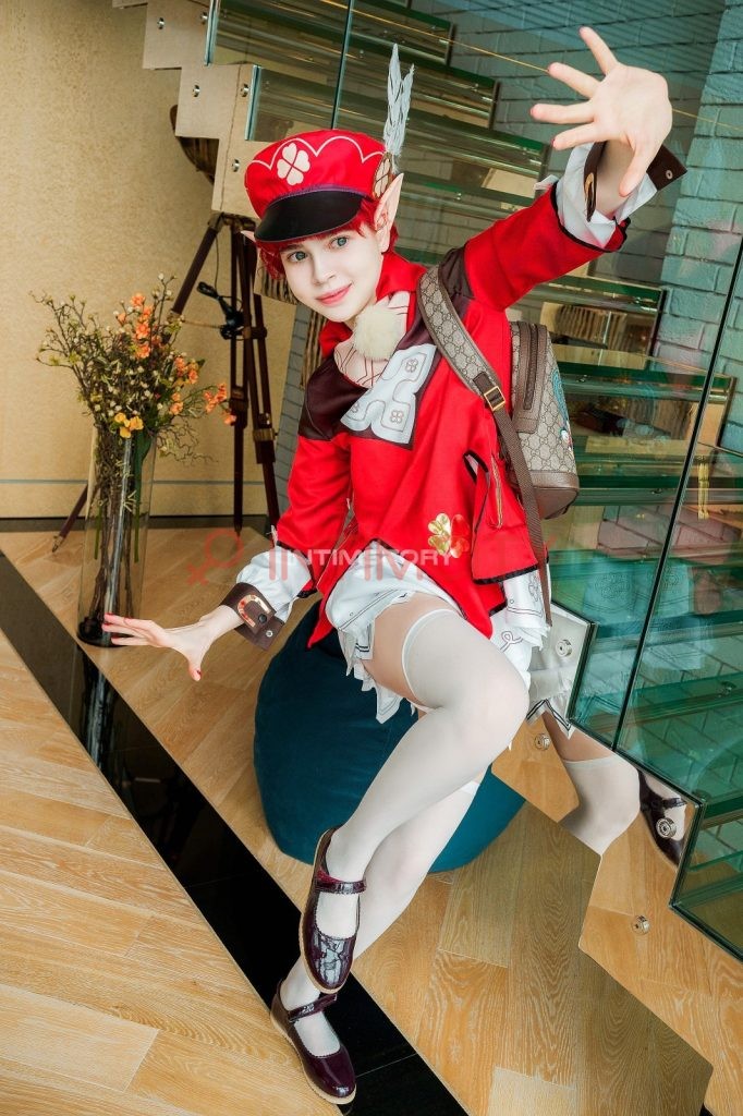 Элитная проститутка Тигренок сосет писю IntimCity