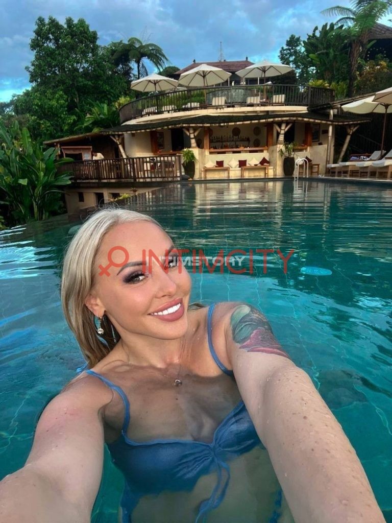 Индивидуалка Lola Taylor IntimCity