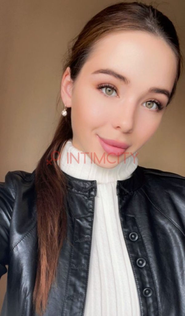 Шлюха Холли Интимсити