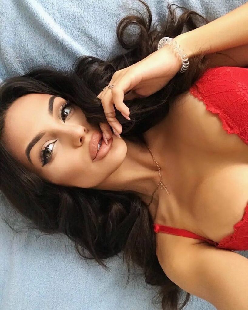 Эскортница Влада IntimCity